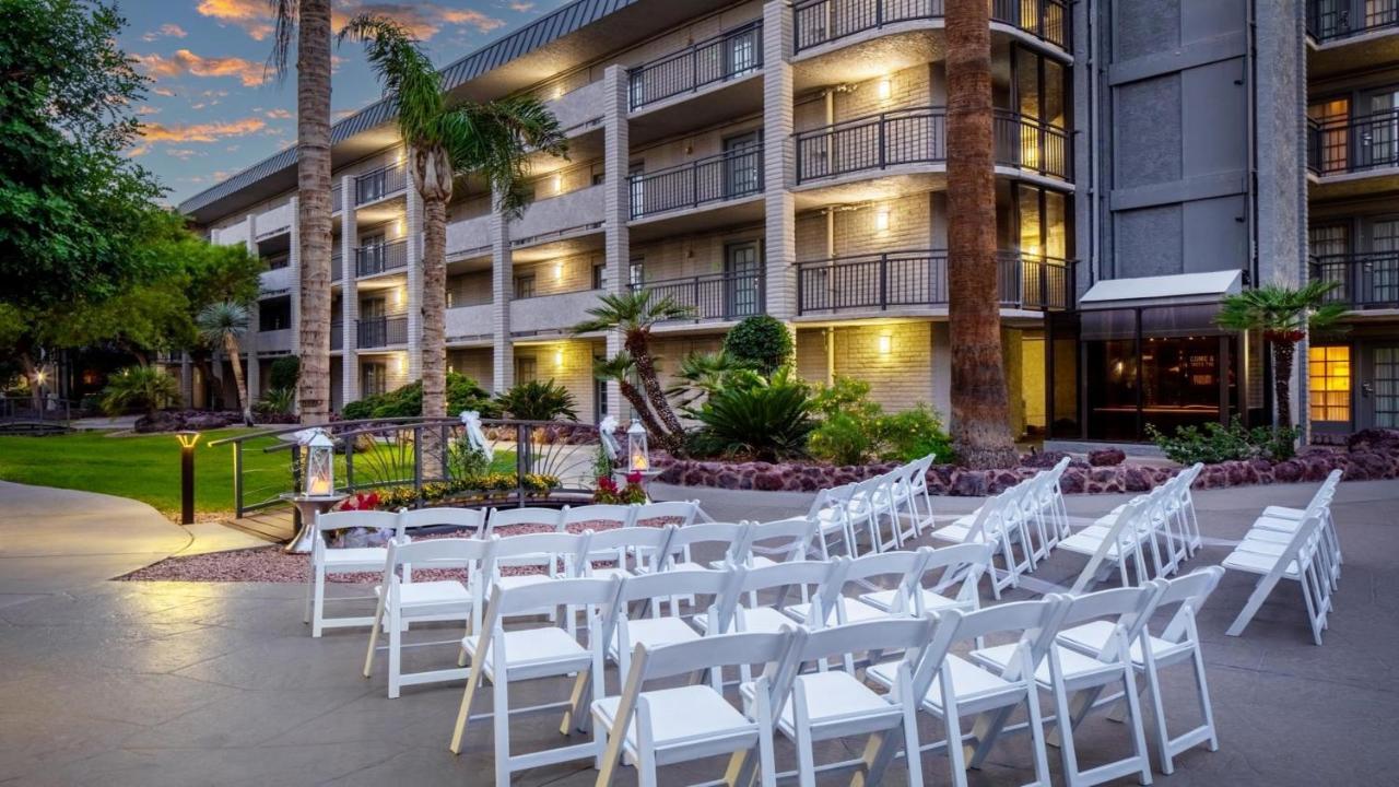 Holiday Inn And Suites Phoenix Airport North By Ihg מראה חיצוני תמונה