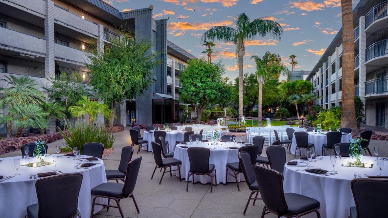 Holiday Inn And Suites Phoenix Airport North By Ihg מראה חיצוני תמונה