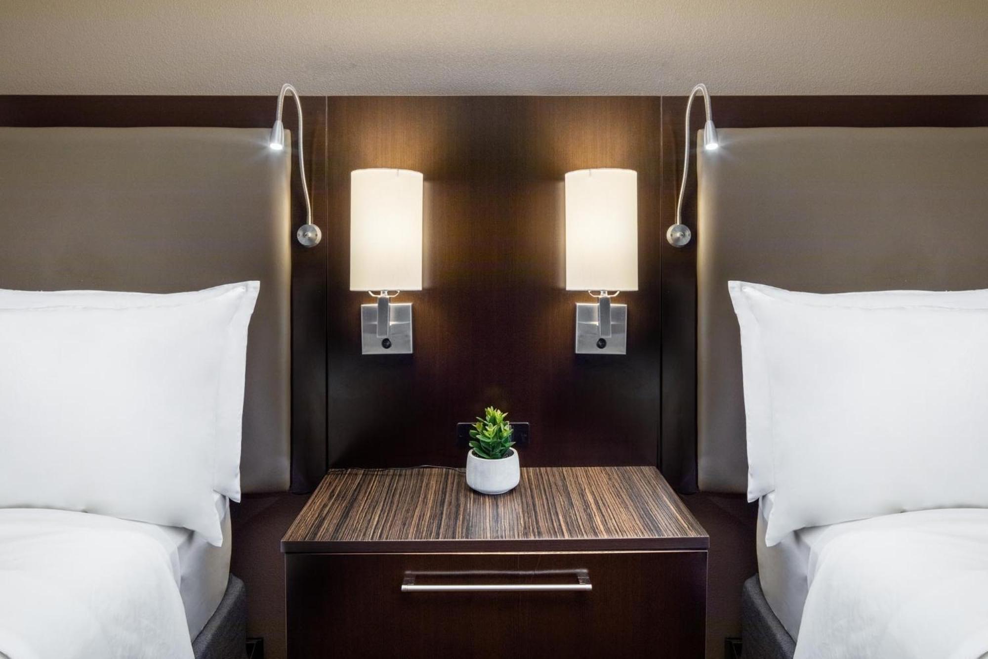 Holiday Inn And Suites Phoenix Airport North By Ihg מראה חיצוני תמונה