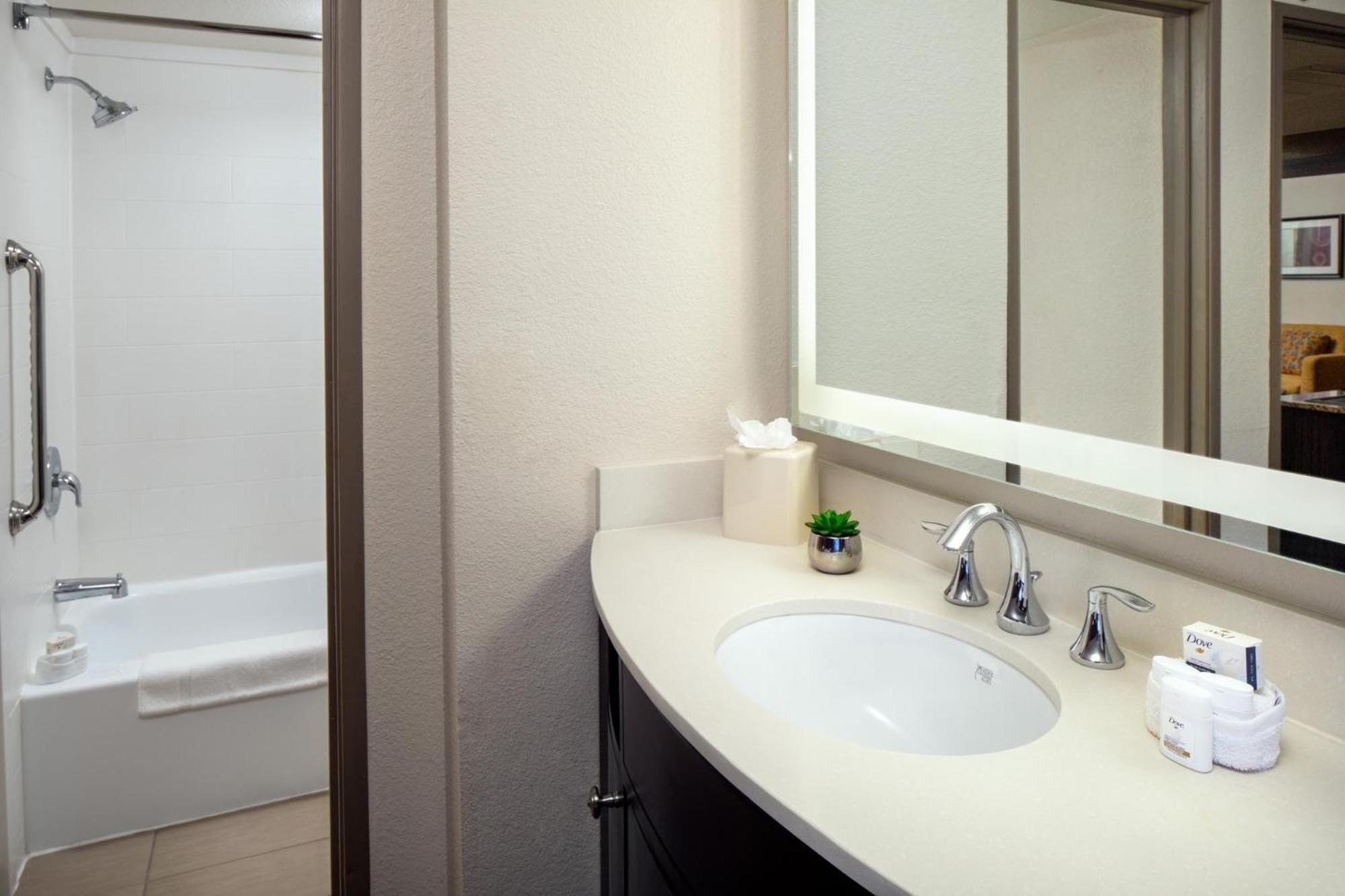 Holiday Inn And Suites Phoenix Airport North By Ihg מראה חיצוני תמונה