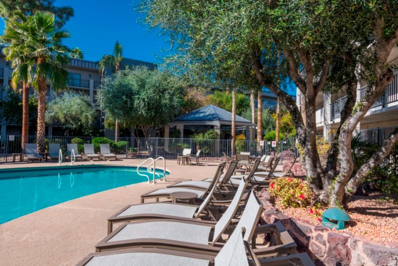 Holiday Inn And Suites Phoenix Airport North By Ihg מראה חיצוני תמונה